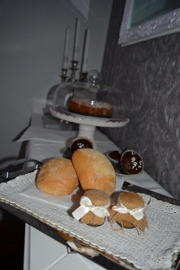 B&B Dolce Casa Con Sauna E Cromoterapia โดโมดอสโซลา ภายนอก รูปภาพ